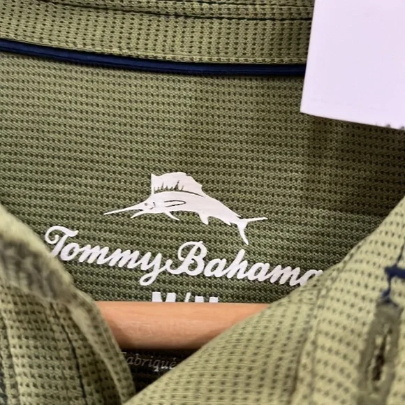 Brand New never worn sz M Tommy Bahama sweater - Picture 3 of 8